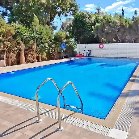 1br Seaview Apt With Community Pool In Center